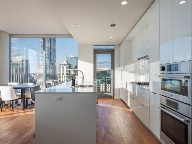 44 East Ave 4303, Austin, TX 78701