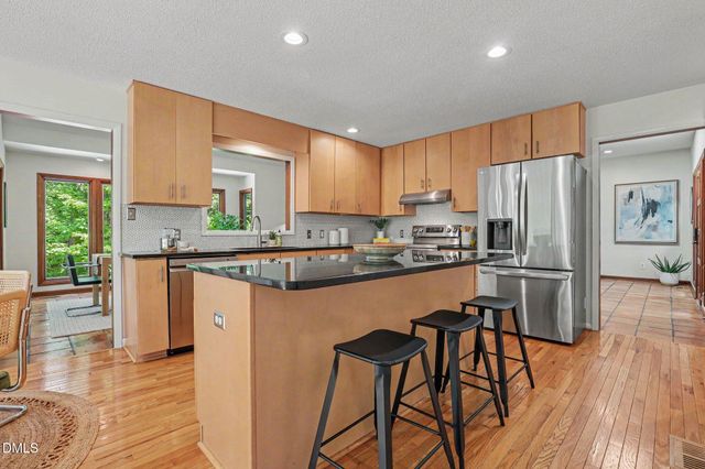 625 Kensington Drive, Chapel Hill, NC 27514