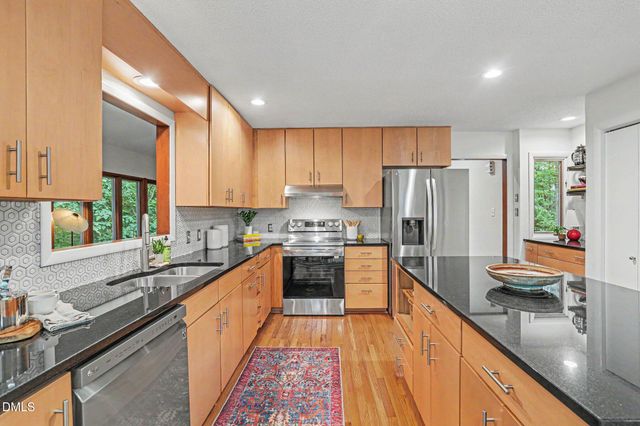 625 Kensington Drive, Chapel Hill, NC 27514
