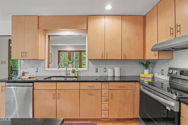625 Kensington Drive, Chapel Hill, NC 27514