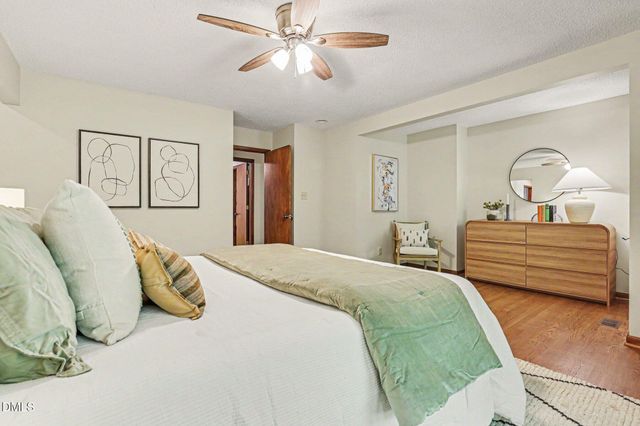 625 Kensington Drive, Chapel Hill, NC 27514
