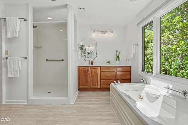 625 Kensington Drive, Chapel Hill, NC 27514