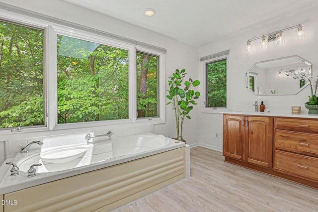625 Kensington Drive, Chapel Hill, NC 27514