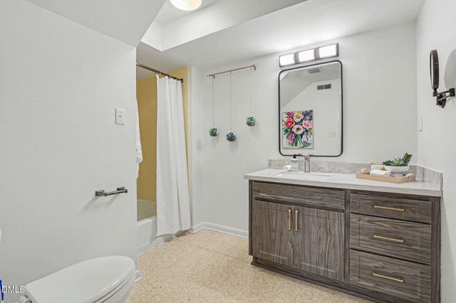 625 Kensington Drive, Chapel Hill, NC 27514