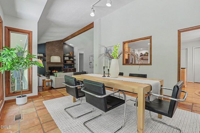 625 Kensington Drive, Chapel Hill, NC 27514
