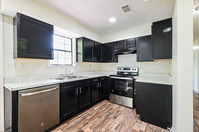 6126 WOODSTOCK HILLS DR, Millington, TN 38053