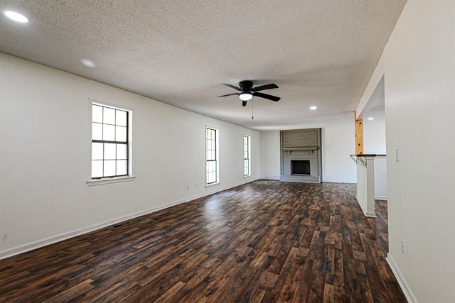 6126 WOODSTOCK HILLS DR, Millington, TN 38053