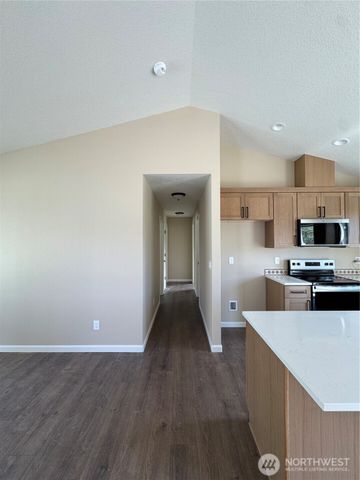 204 Douglas Street, Longview, WA 98632