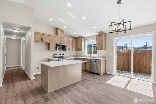 204 Douglas Street, Longview, WA 98632