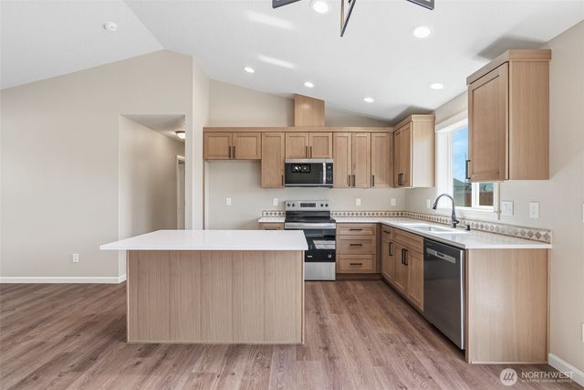 204 Douglas Street, Longview, WA 98632