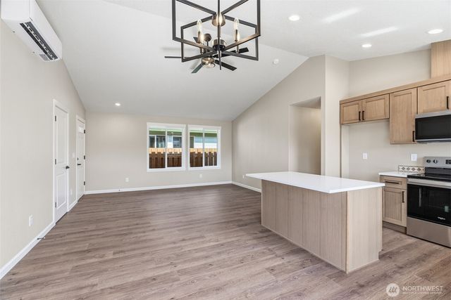 204 Douglas Street, Longview, WA 98632