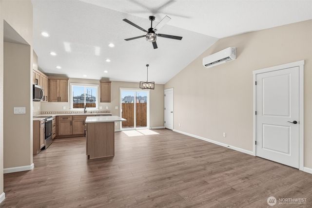204 Douglas Street, Longview, WA 98632