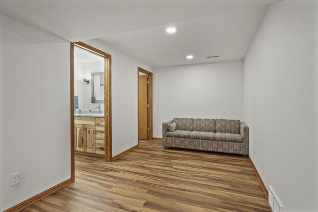 4531 E Oak Lane, Windsor, WI 53598