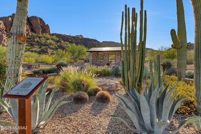 8322 W Spaulding Street, Tucson, AZ 85743