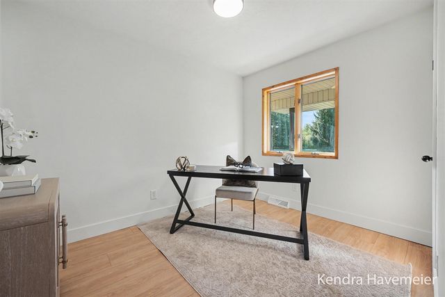 6785 Gran Via Drive, Rockford, MI 49341