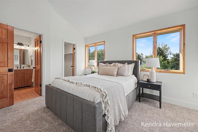 6785 Gran Via Drive, Rockford, MI 49341