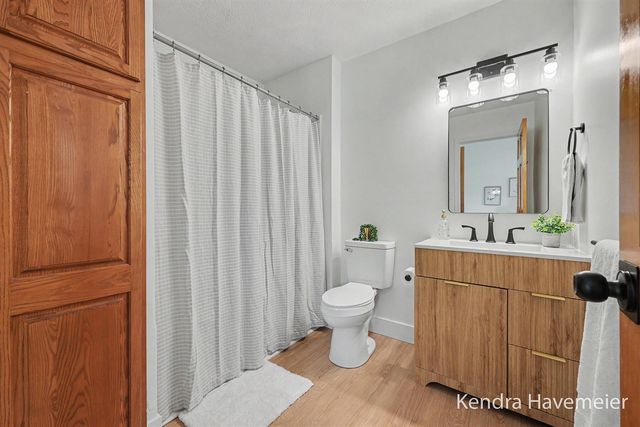 6785 Gran Via Drive, Rockford, MI 49341
