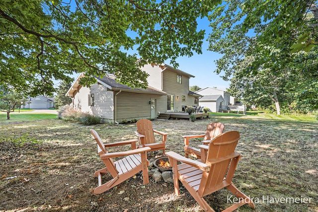 6785 Gran Via Drive, Rockford, MI 49341
