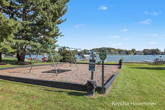 6785 Gran Via Drive, Rockford, MI 49341