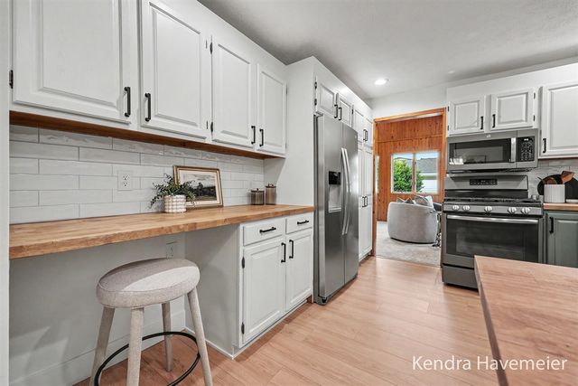6785 Gran Via Drive, Rockford, MI 49341