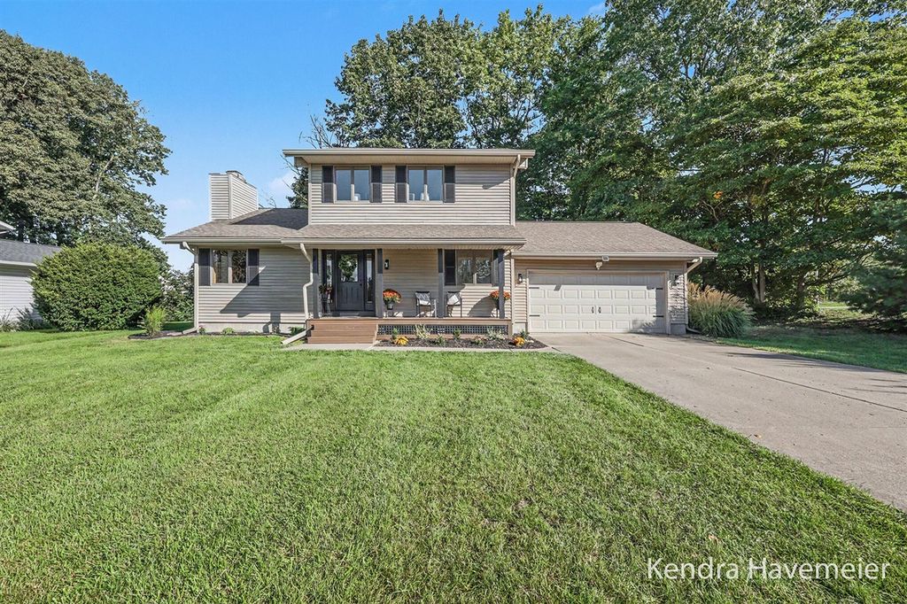 6785 Gran Via Drive, Rockford, MI 49341