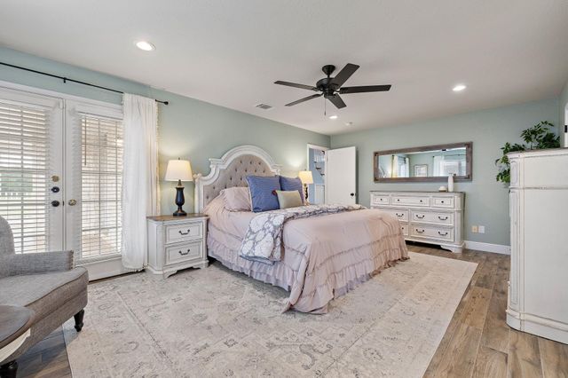 108 Independence DR, Liberty Hill, TX 78642