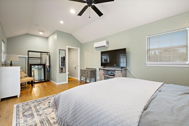 108 Independence DR, Liberty Hill, TX 78642