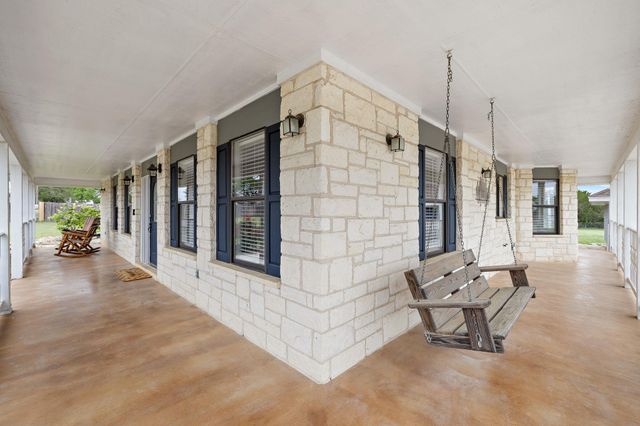 108 Independence DR, Liberty Hill, TX 78642