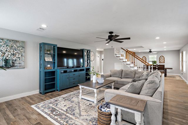 108 Independence DR, Liberty Hill, TX 78642