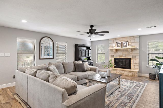108 Independence DR, Liberty Hill, TX 78642