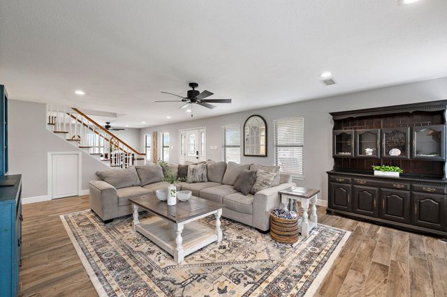 108 Independence DR, Liberty Hill, TX 78642