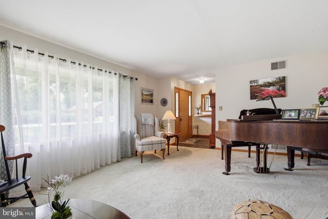 1007 BEAR CREEK RD, Elizabethtown, PA 17022