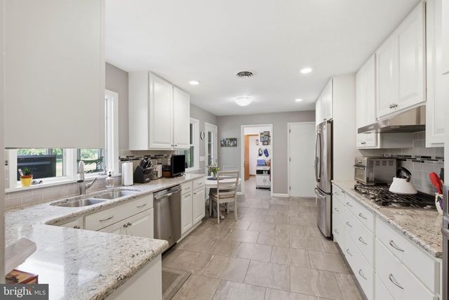 1007 BEAR CREEK RD, Elizabethtown, PA 17022
