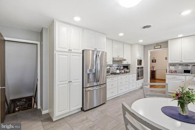 1007 BEAR CREEK RD, Elizabethtown, PA 17022