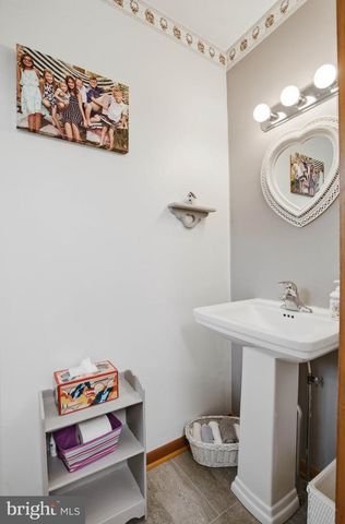 1007 BEAR CREEK RD, Elizabethtown, PA 17022