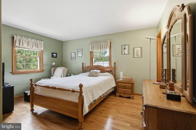 1007 BEAR CREEK RD, Elizabethtown, PA 17022