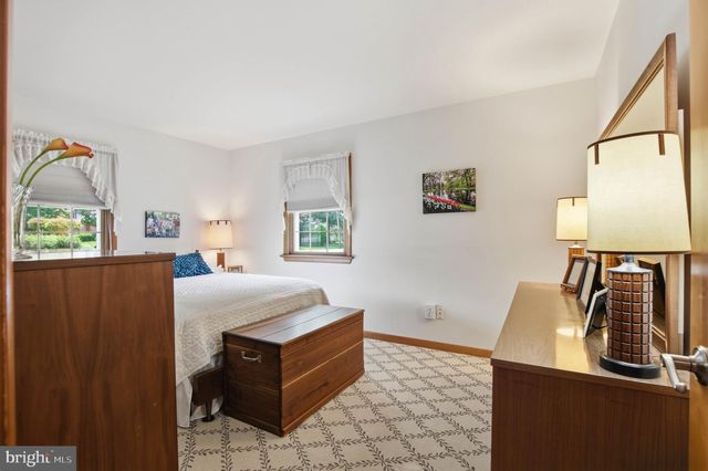 1007 BEAR CREEK RD, Elizabethtown, PA 17022
