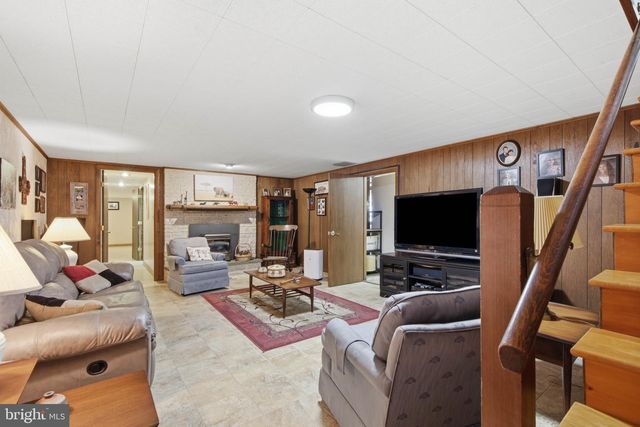 1007 BEAR CREEK RD, Elizabethtown, PA 17022