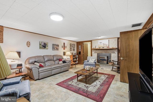 1007 BEAR CREEK RD, Elizabethtown, PA 17022
