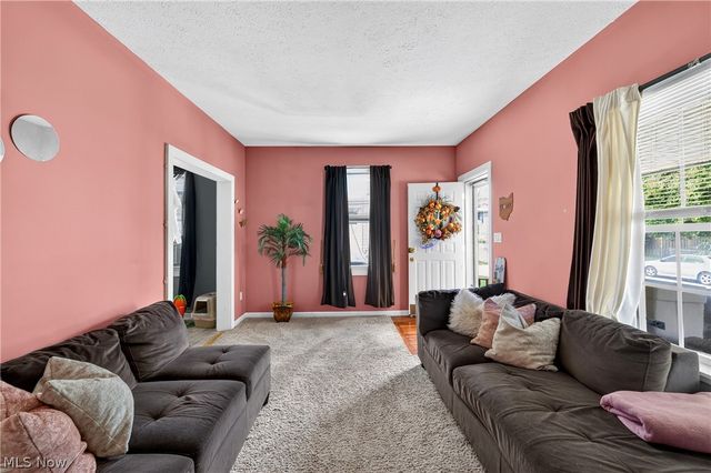 3525 W 49th Street, Cleveland, OH 44102