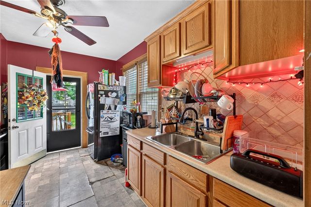 3525 W 49th Street, Cleveland, OH 44102