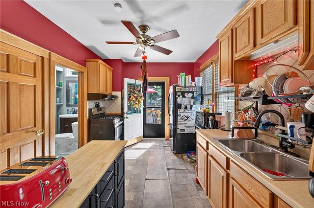 3525 W 49th Street, Cleveland, OH 44102