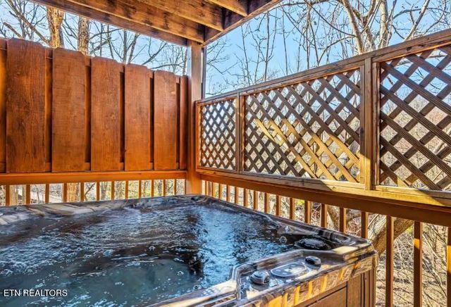 1615 Pinewood Way, Sevierville, TN 37862