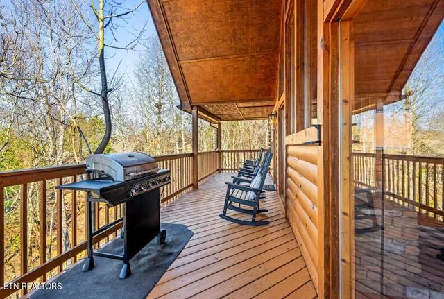 1615 Pinewood Way, Sevierville, TN 37862