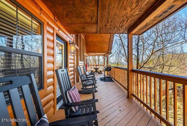 1615 Pinewood Way, Sevierville, TN 37862