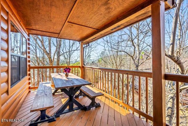 1615 Pinewood Way, Sevierville, TN 37862