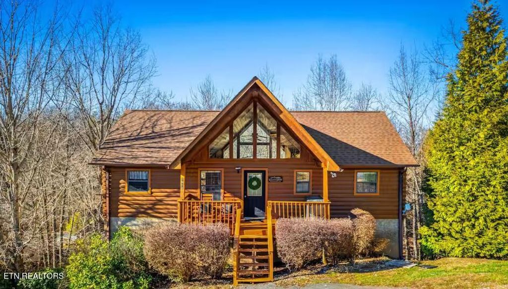 1615 Pinewood Way, Sevierville, TN 37862