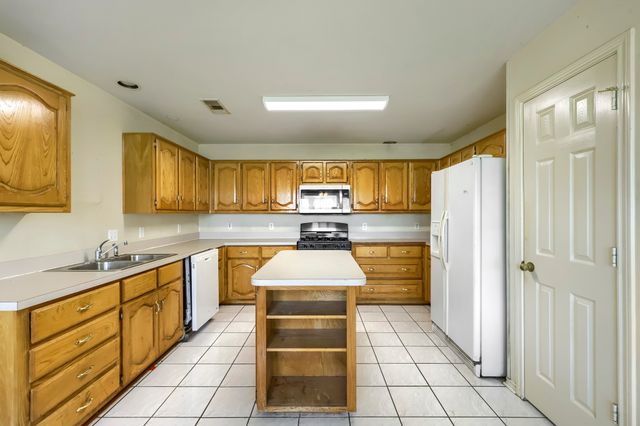 16018 University Drive, Forney, TX 75126
