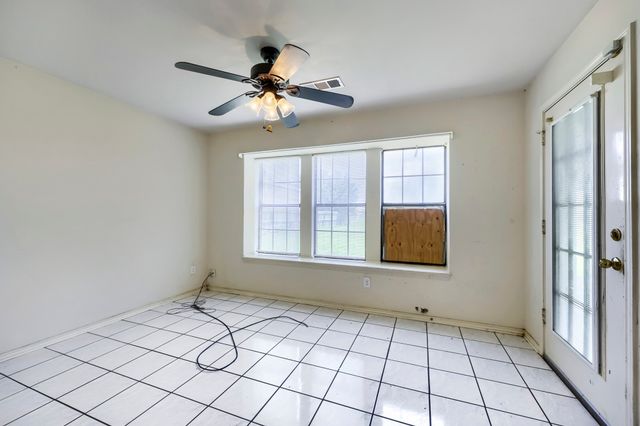 16018 University Drive, Forney, TX 75126
