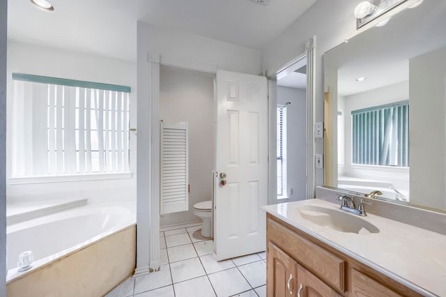 16018 University Drive, Forney, TX 75126